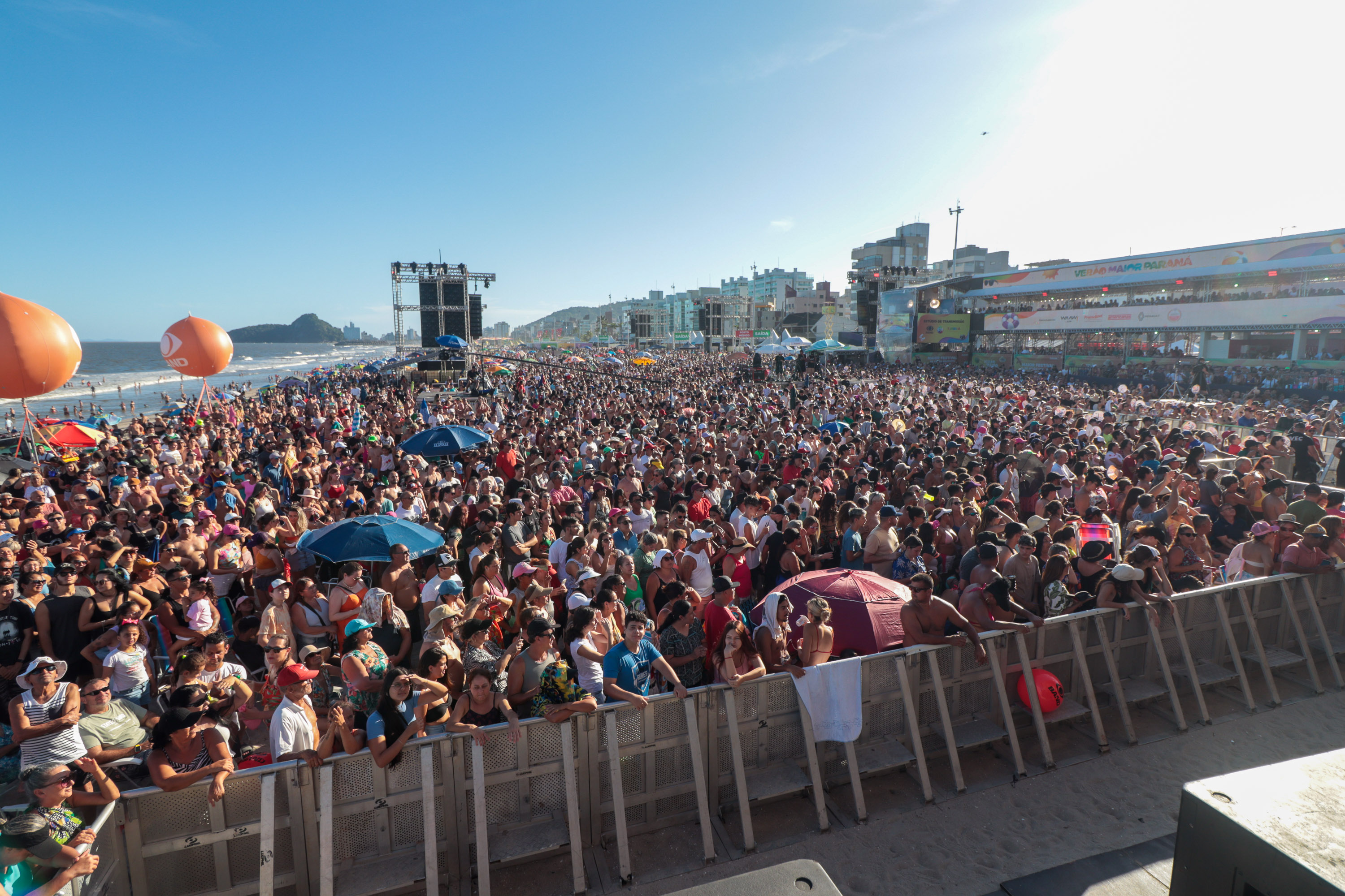 público superior a 200 mil 006