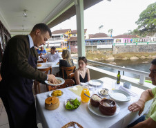 Serviços no Paraná crescem 001