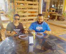 Pastel com massa de café 004