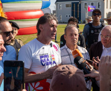 Com balões colorindo o céu, Castro dá as boas-vindas ao Festival da Primavera
