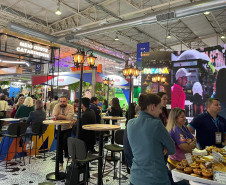 Paraná apresenta atrativos em feira internacional de turismo em Gramado