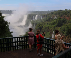 Com recorde de visitantes, Paraná acumula alta de 5,5% no turismo em 2025