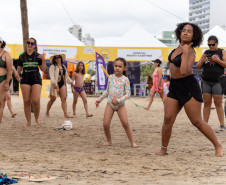 Pesquisa aponta aprovação e perfis diferentes de turistas do Litoral e do Noroeste no verão