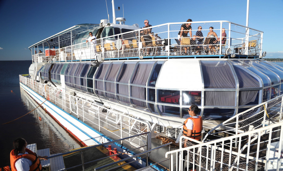 fozdoiguacucatamaran