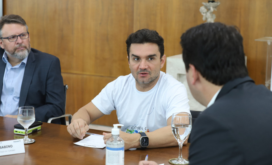 ministro turismo 001