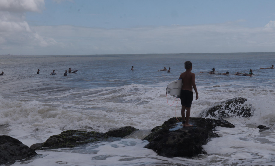 Matinhos atrai surfistas 003