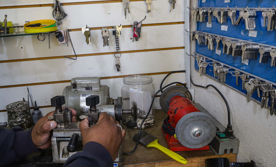 Serviços crescem turismo avança 003