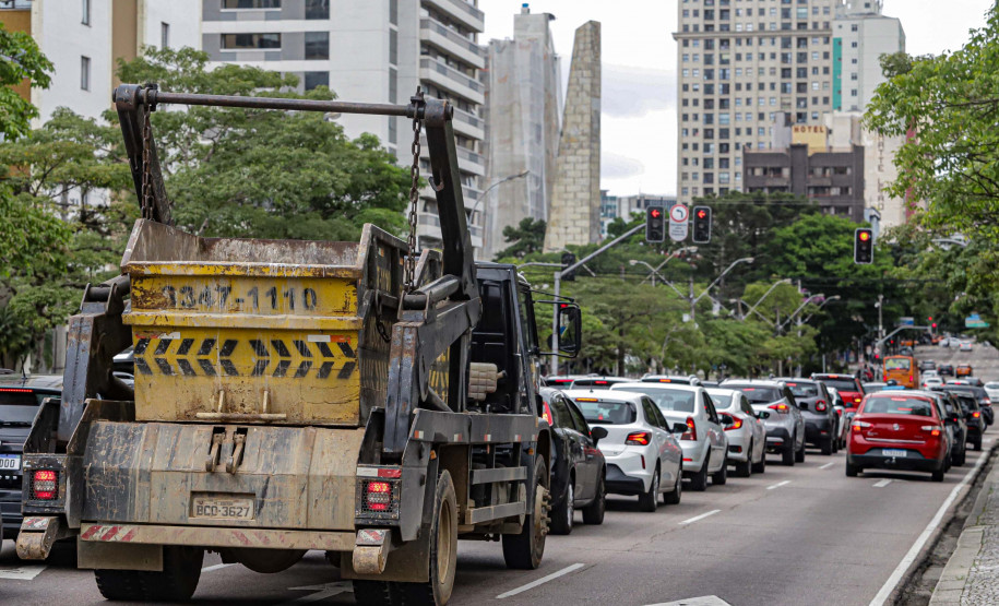Serviços crescem turismo avança 004