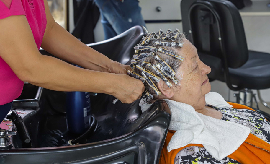 Serviços crescem turismo avança 006