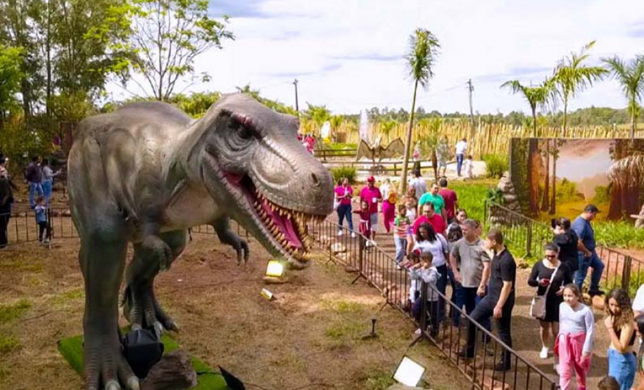 Vale dos Dinossauros 001