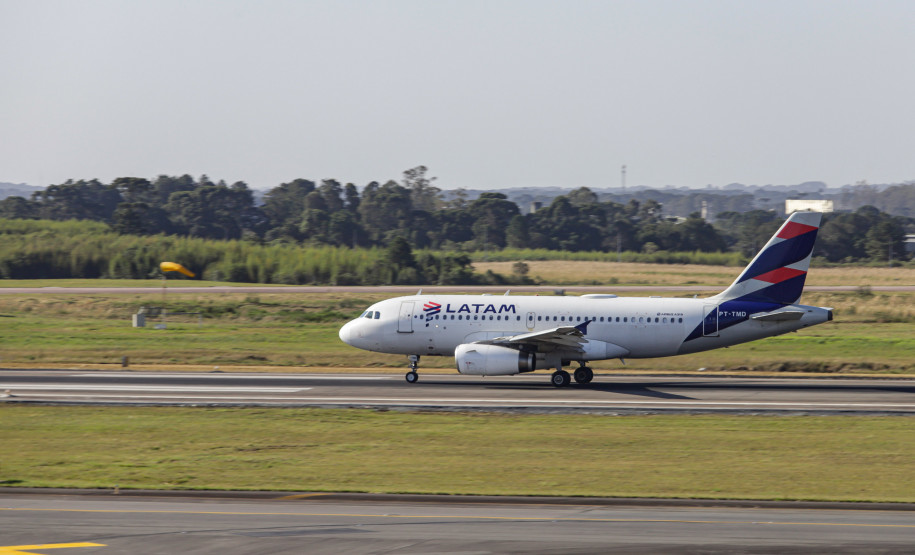 Aeroporto Afonso Pena 002