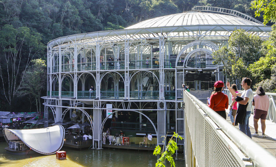 Turistas estrangeiros 004