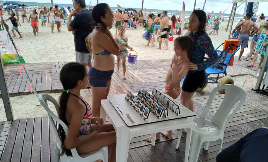 Brinquedos e jogos temáticos 002