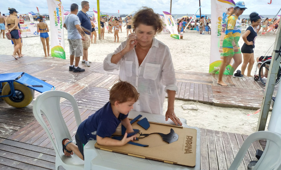 Brinquedos e jogos temáticos 005