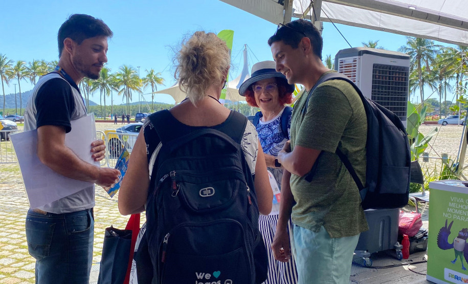 Parada de navio de cruzeiro em Paranaguá 003