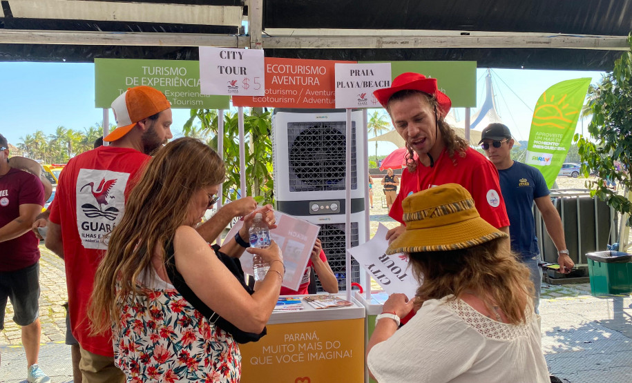 Parada de navio de cruzeiro em Paranaguá 004