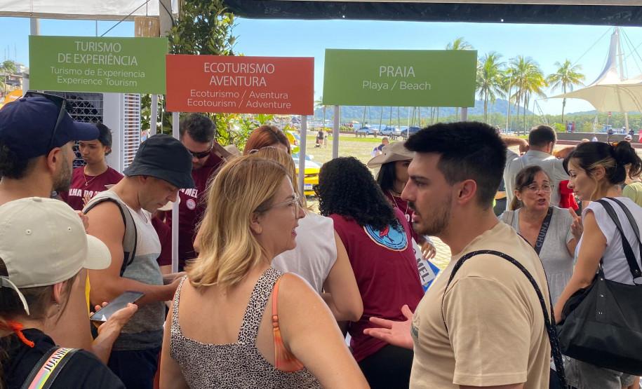 Parada de navio de cruzeiro em Paranaguá 005