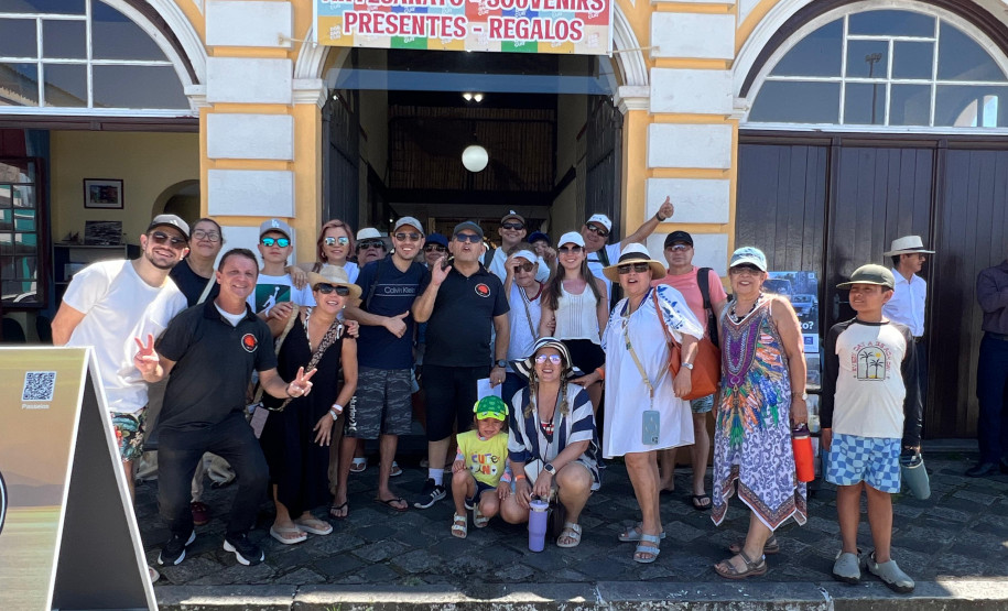 Parada de navio de cruzeiro em Paranaguá 006
