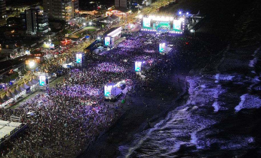 Shows atrai 300 mil pessoas no Litoral 007