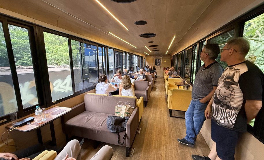 Estrada de Ferro Paranaguá desenvolvimento 001