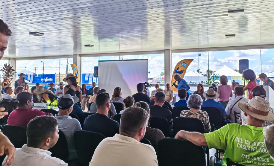 profissionais do turismo no Show Rural 001