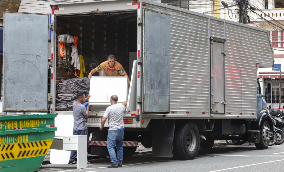 Serviços no Paraná crescem 004