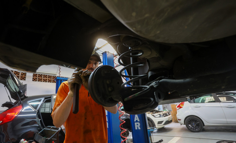 Serviços no Paraná crescem 008