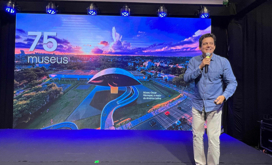 Em Foz do Iguaçu, 150 agentes de viagens 001