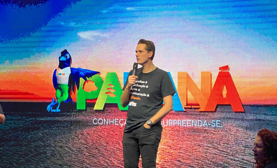 Em Foz do Iguaçu, 150 agentes de viagens 007