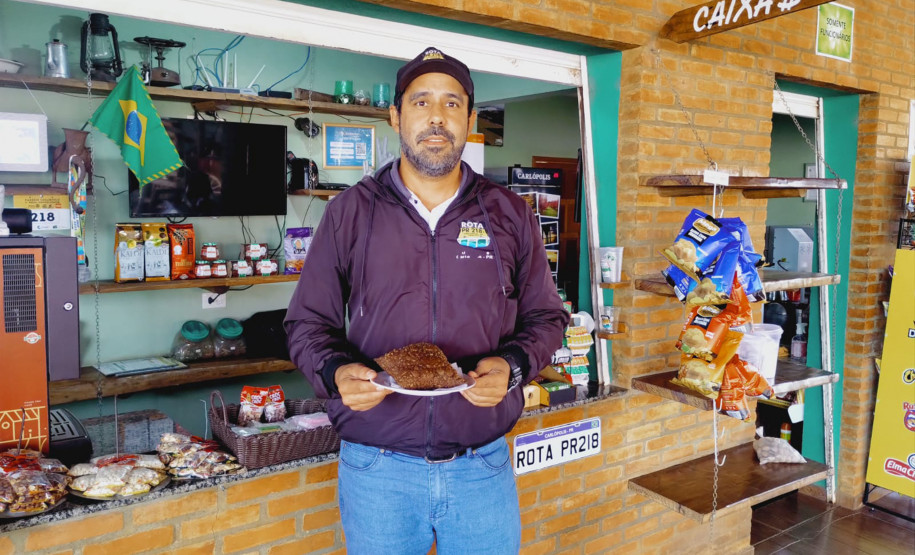 Pastel com massa de café 001