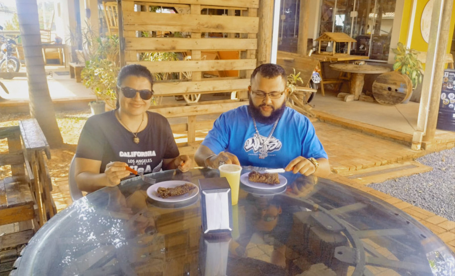 Pastel com massa de café 004