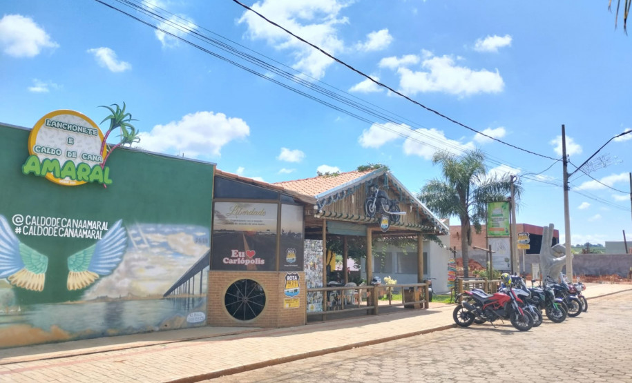 Pastel com massa de café 005