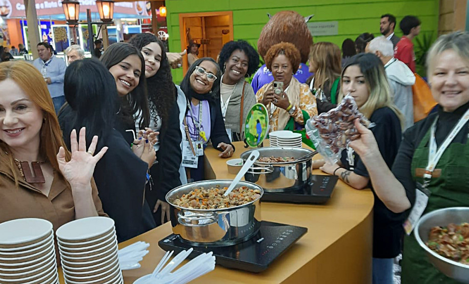 Estande do Paraná na ABAV Expo atrai visitantes e mostra riqueza cultural do Estado