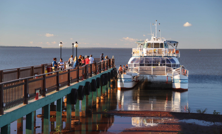 Turismo do Paraná registra forte crescimento e se aproxima da média nacional, consolidando sua relevância no Brasil