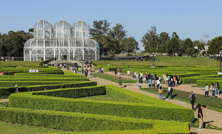 Turismo do Paraná registra forte crescimento e se aproxima da média nacional, consolidando sua relevância no Brasil