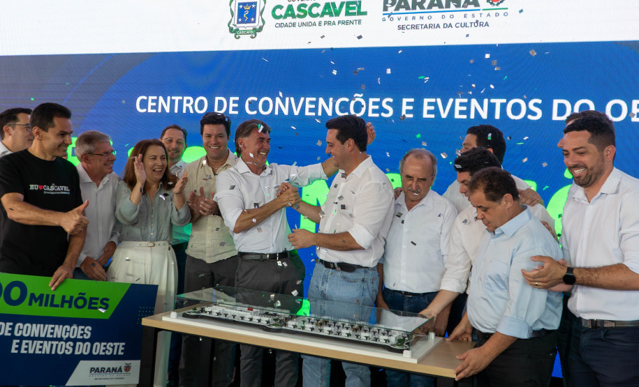 Estado vai investir R$ 200 milhões para construção do Centro de Convenções e Eventos do Oeste
