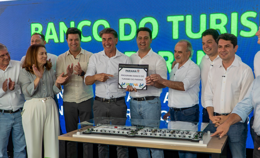 Estado vai investir R$ 200 milhões para construção do Centro de Convenções e Eventos do Oeste