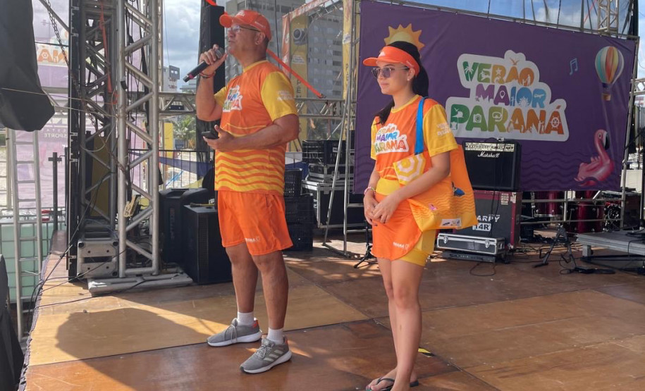 30 acadêmicos de Turismo reforçam atendimento e pesquisa no Verão Maior Paraná